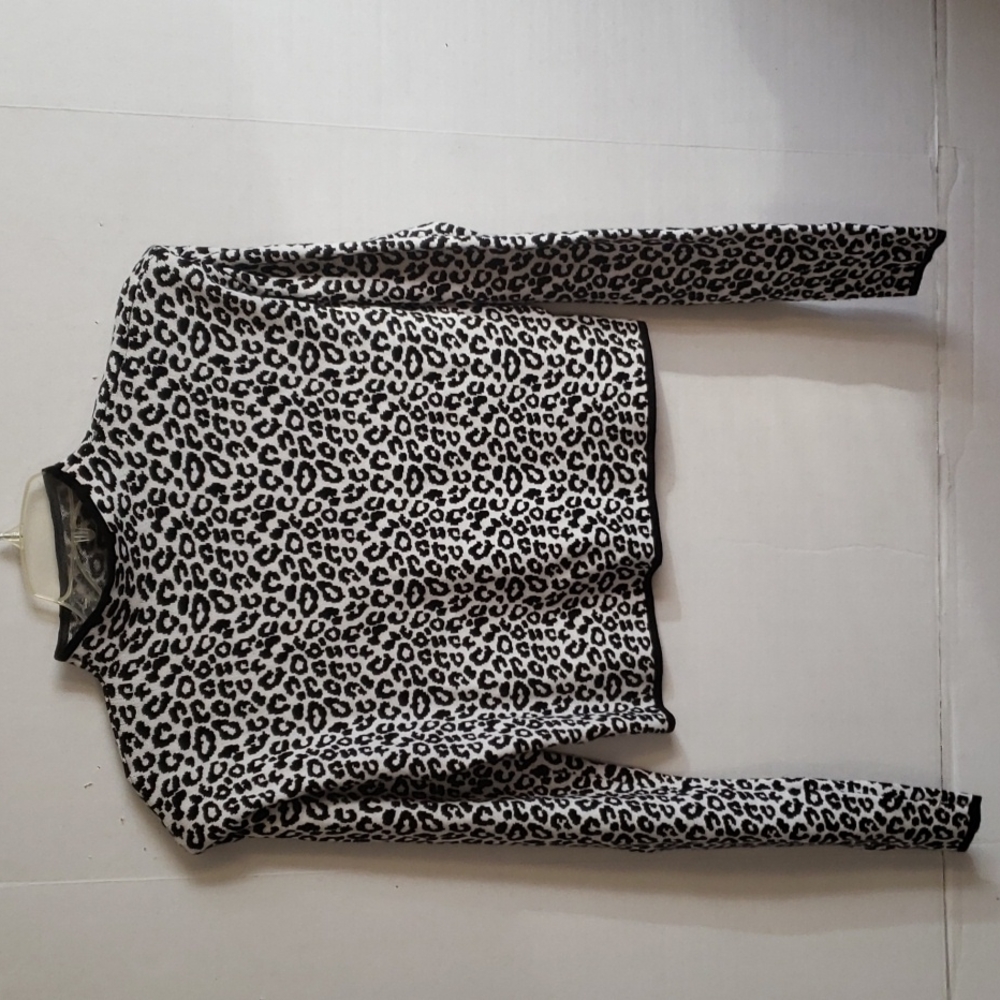 CULPOS X INC ANIMAL PRINT TOP